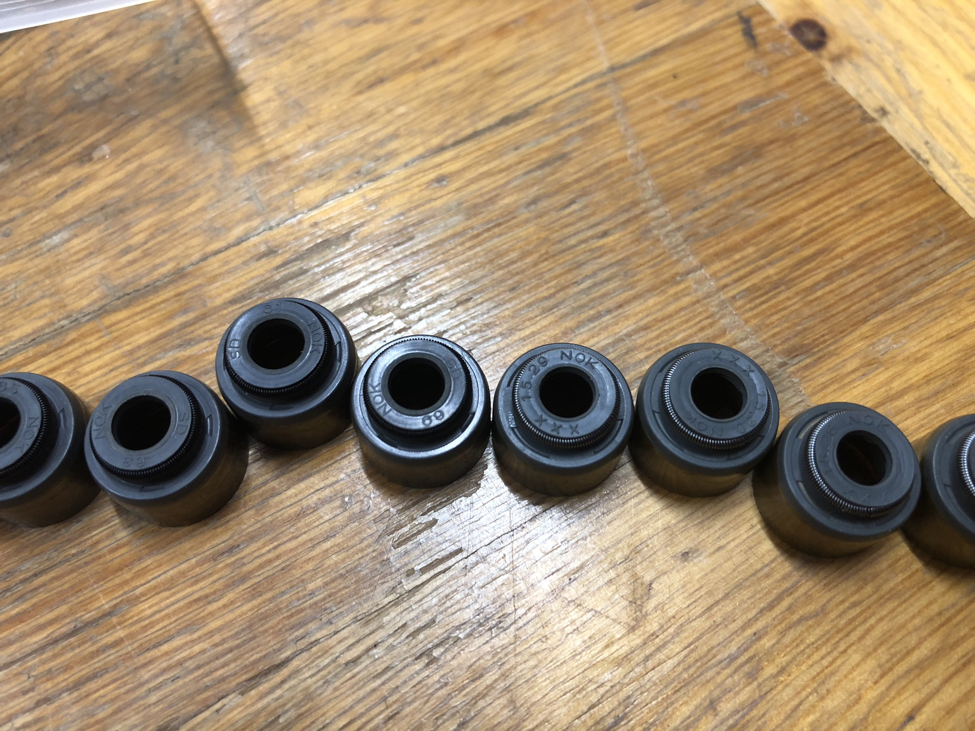 6. маслосъемный колпачок митсубиси аутлендер. маслосъемные колпачки митсубиси. маслосъемные колпачки мицубиси галант 8. маслосъемные колпачки лансер 10 2.