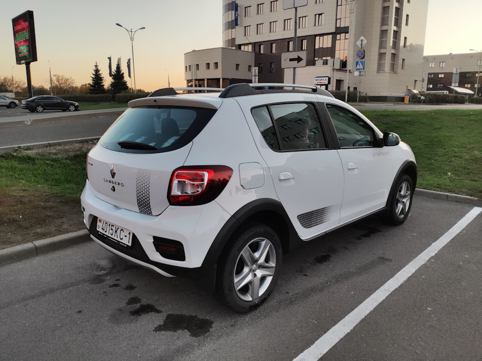 Renault Sandero Stepway сбоку