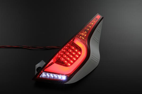 Задние стопы. Led стоп сигналы Toyota Aqua. Задний фонарь Тойота Аква. Диодные фонари Valenti UCF 30. Toyota Aqua задний стоп.