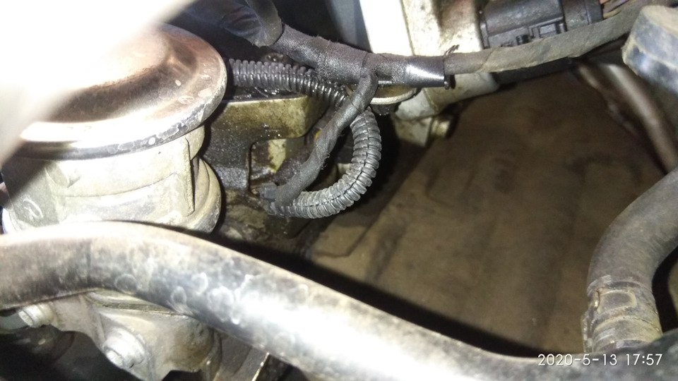 Течет прокладка клапанной крышки — Volkswagen Golf Mk6, 1,6 л, 2009 ...