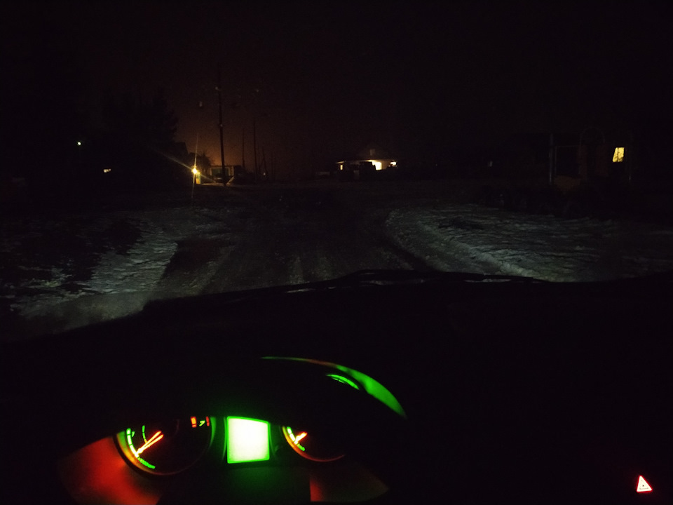 Потек потолок, причину сразу определил конденсат с крыши капает ...