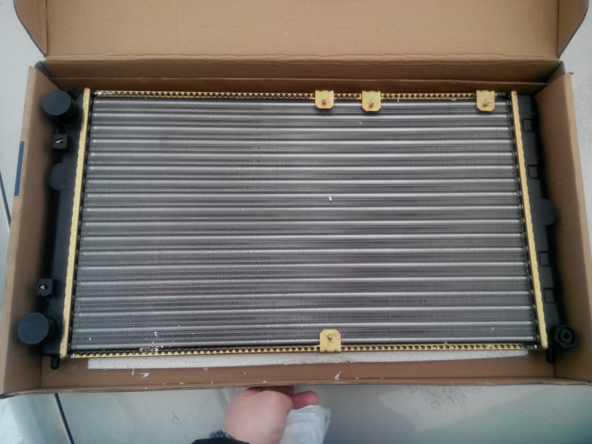 радиатор охлаждения двигателя 1118 16кл. радиатор лада калина 2013г.