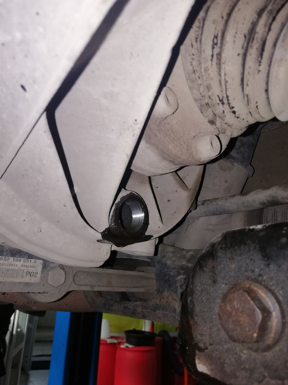 6RF199851A Опора VAG | Запчасти на DRIVE2