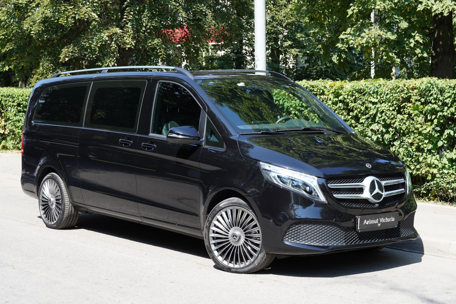 W447 mercedes. Мерседес v class maybach. Мерседес бенц v класс минивэн 2000. Диски v class w447. Диски на v класс мерседес.