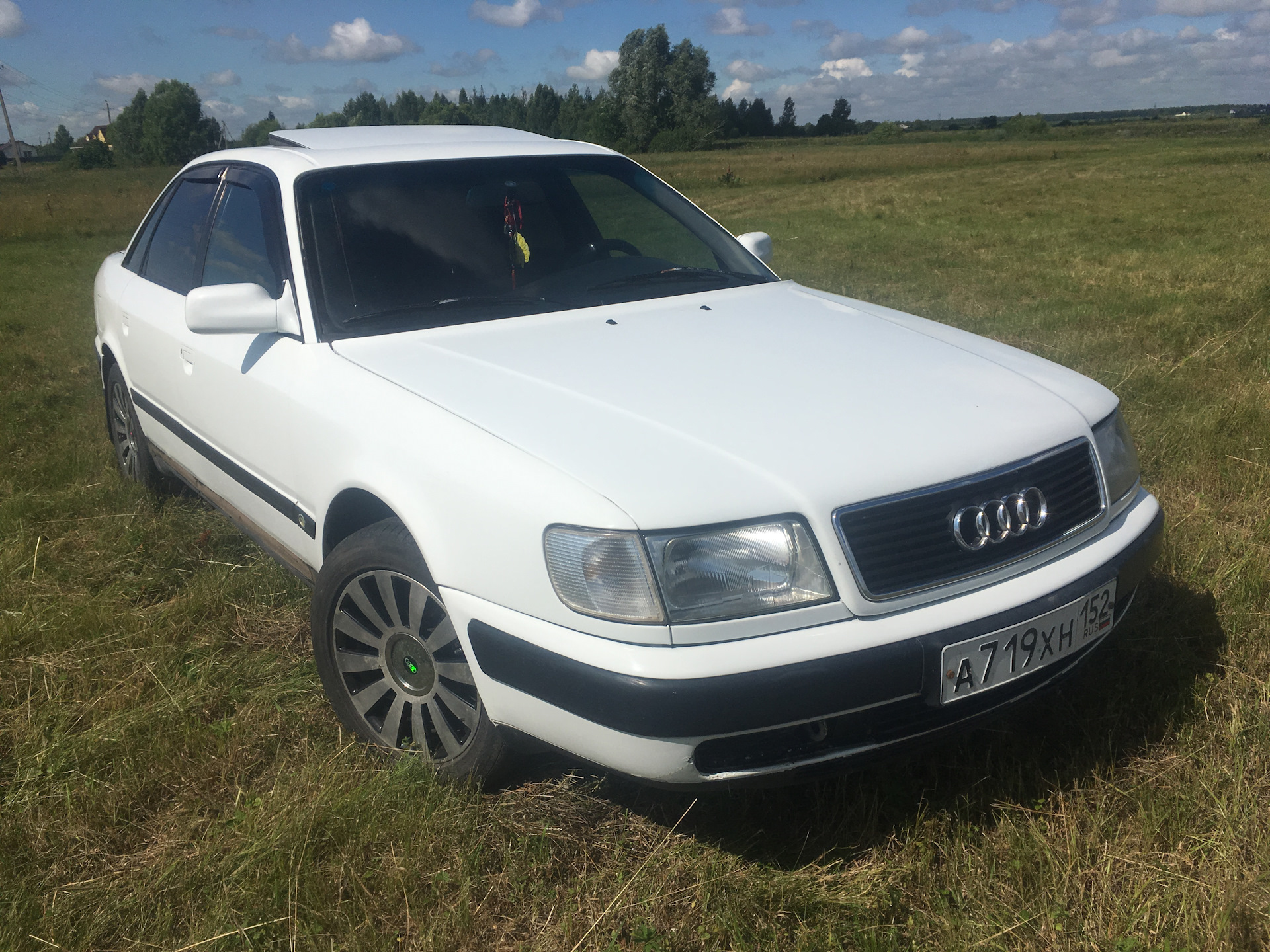 100 white. Ауди 100 белая. Ауди 100 45 белая. Audi 100 белая 1999. Ауди 100 белый цвет.