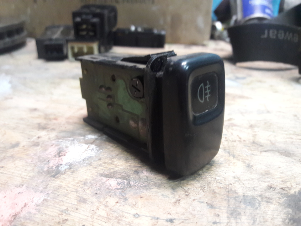 Подсветка кнопок на панели управления светодиодами — Mazda 323 V, 1,5 л ...