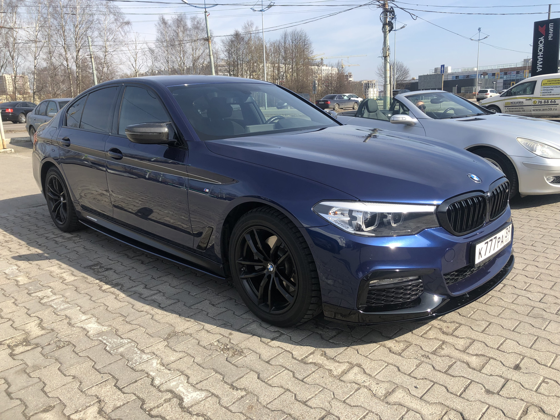Бмв g30 2018. Сплиттер BMW g30. Сплиттер на BMW 5 g30. Губа на BMW g30.
