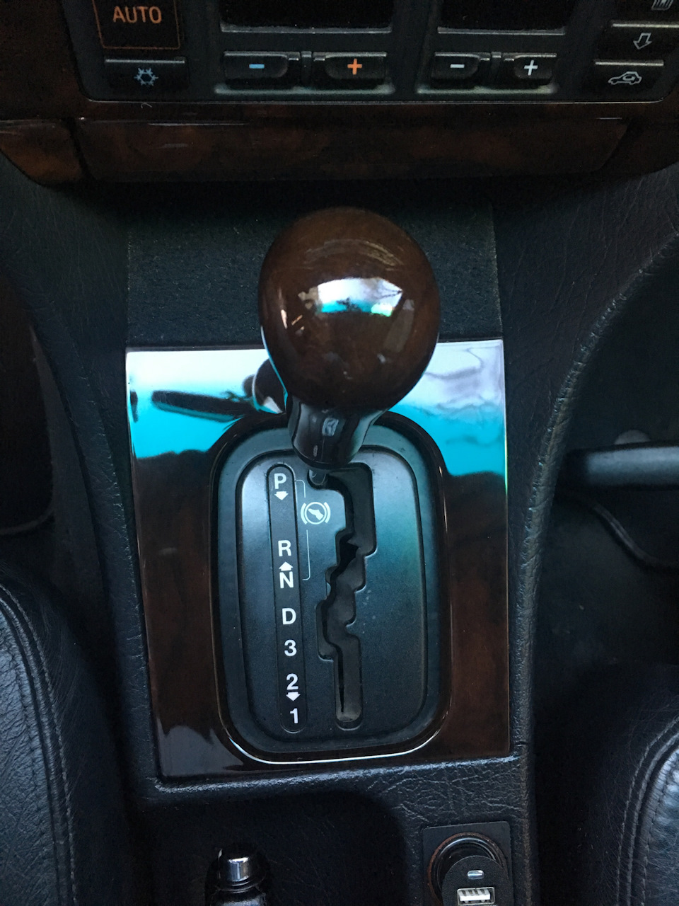 Восстановления деревяной ручки и рамки АКПП — Audi A6 (C4), 2,6 л, 1996 ...