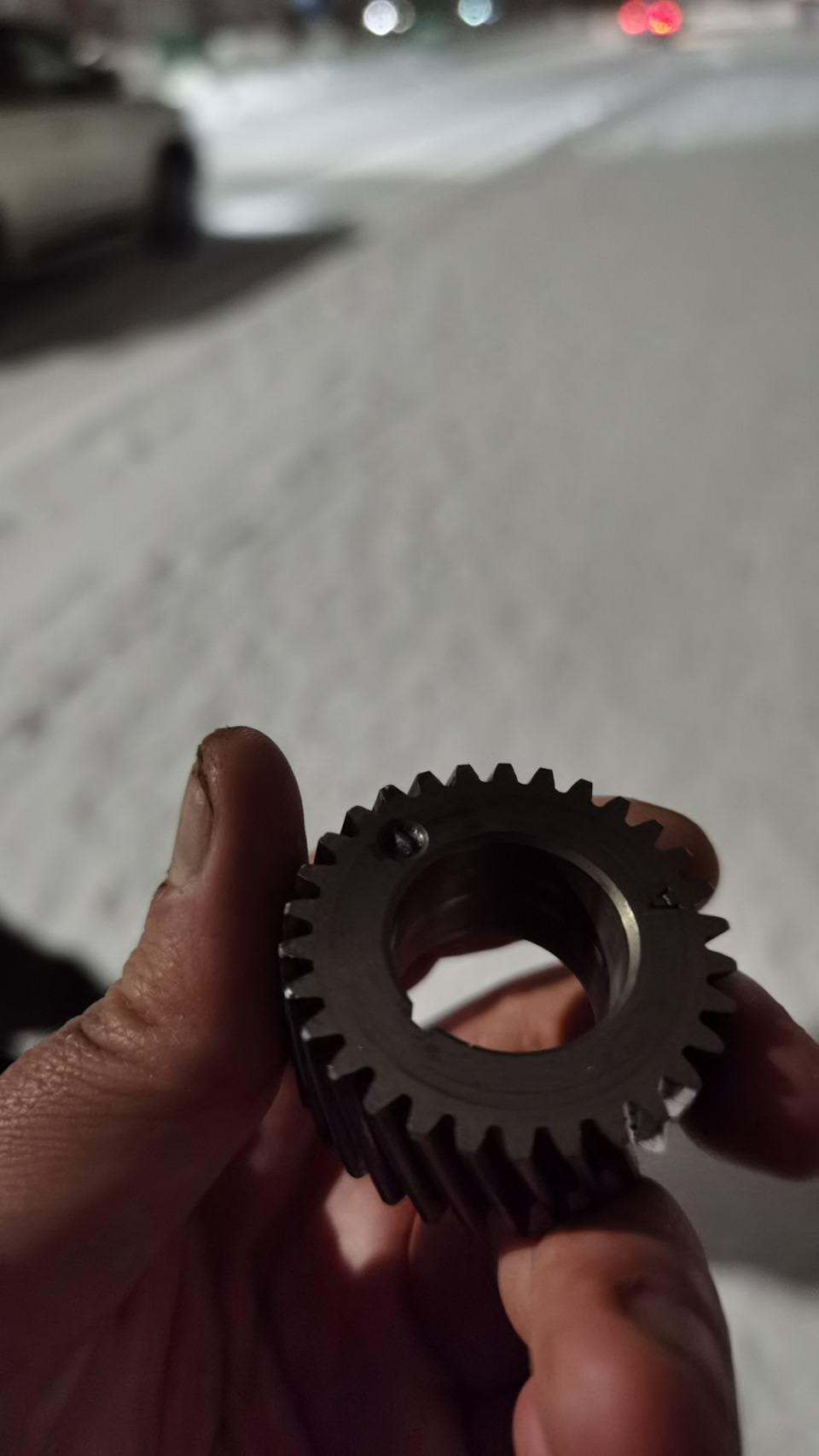 Была вот такая беда! Срезало шифт на шестерне, хорошо клапана не ...