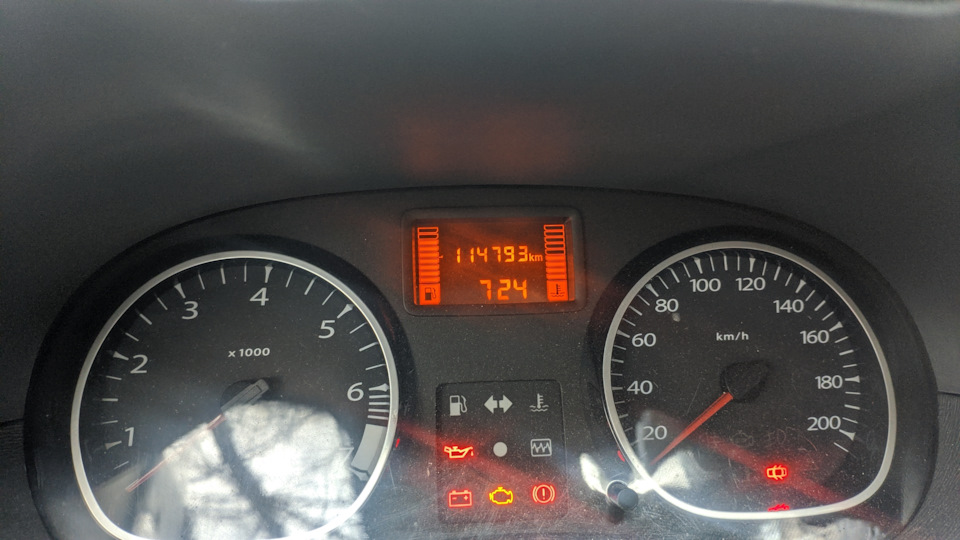 Замена сальника датчика распредвала — Renault Duster (1G), 2 л, 2013 ...