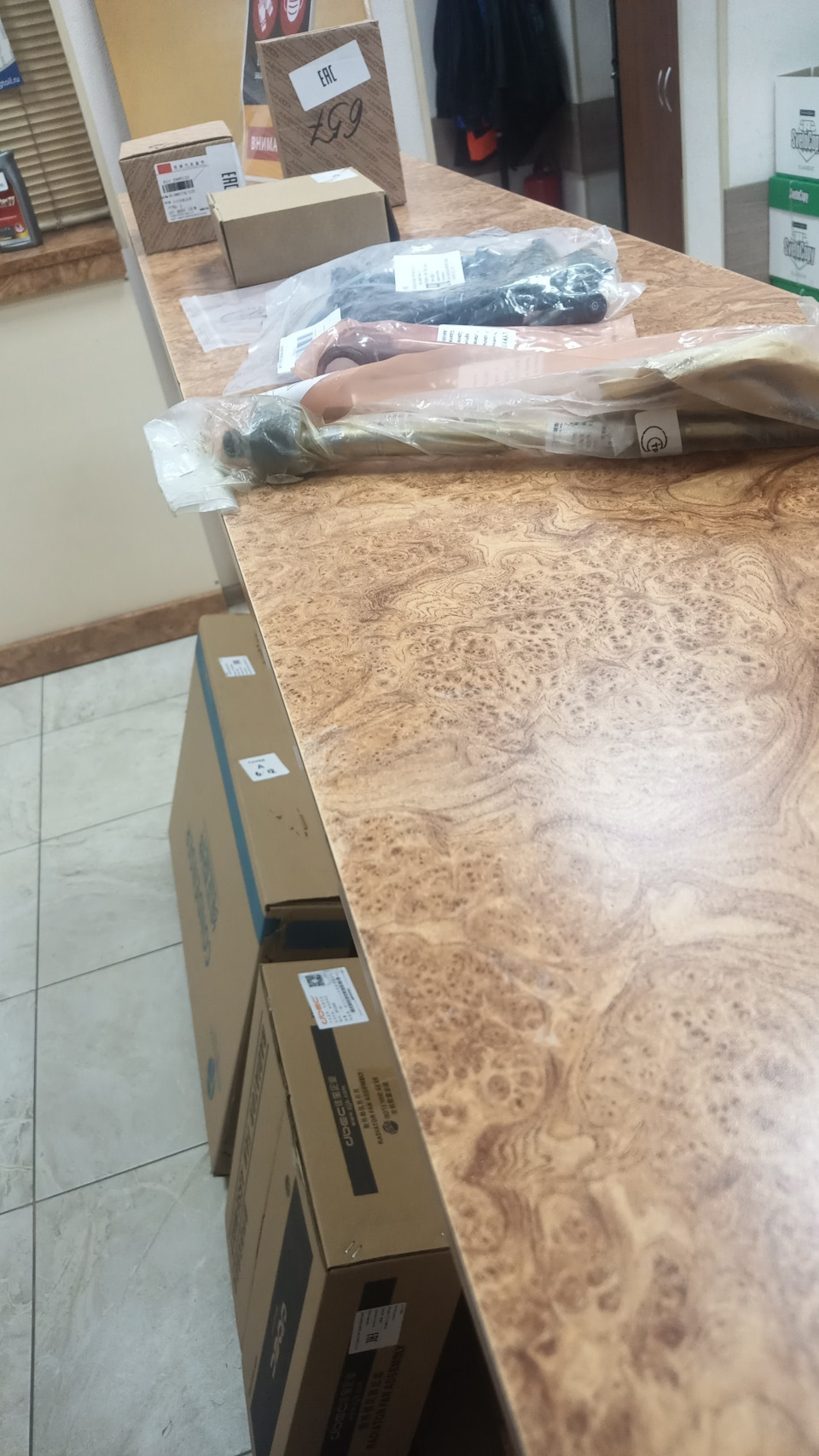 Запчасти, и радиатор кондиционера — Chery CrossEastar, 2 л, 2011 года ...