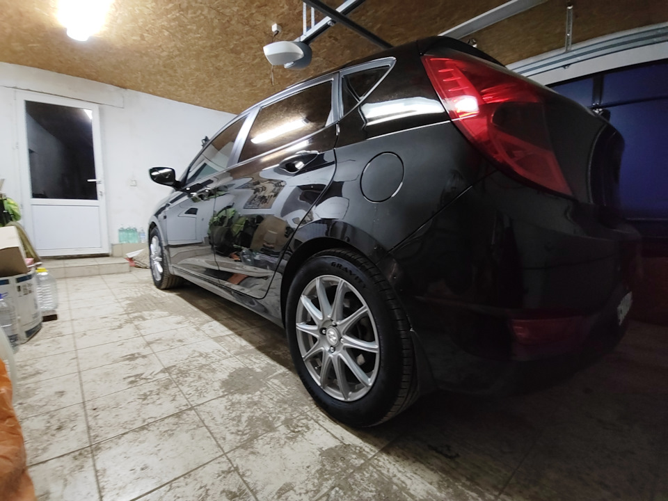 Летние колеса — Hyundai Solaris Hatchback, 1,4 л, 2012 года | шины | DRIVE2