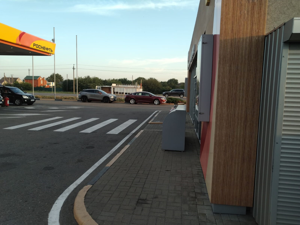 На Роснефти в Коржевском — Chrysler 200 (2G)