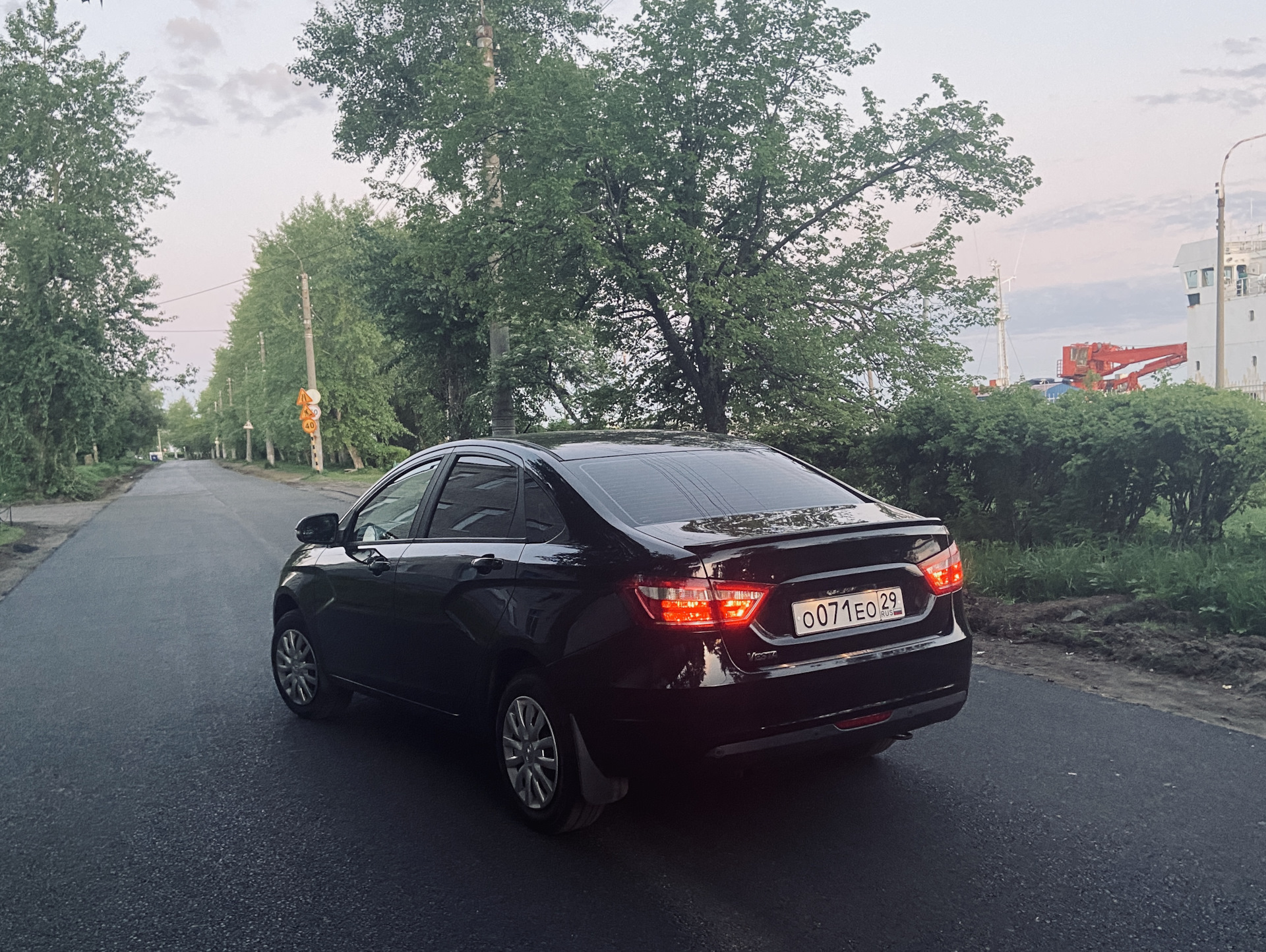 Лип спойлер Lada Vesta 672 пантера