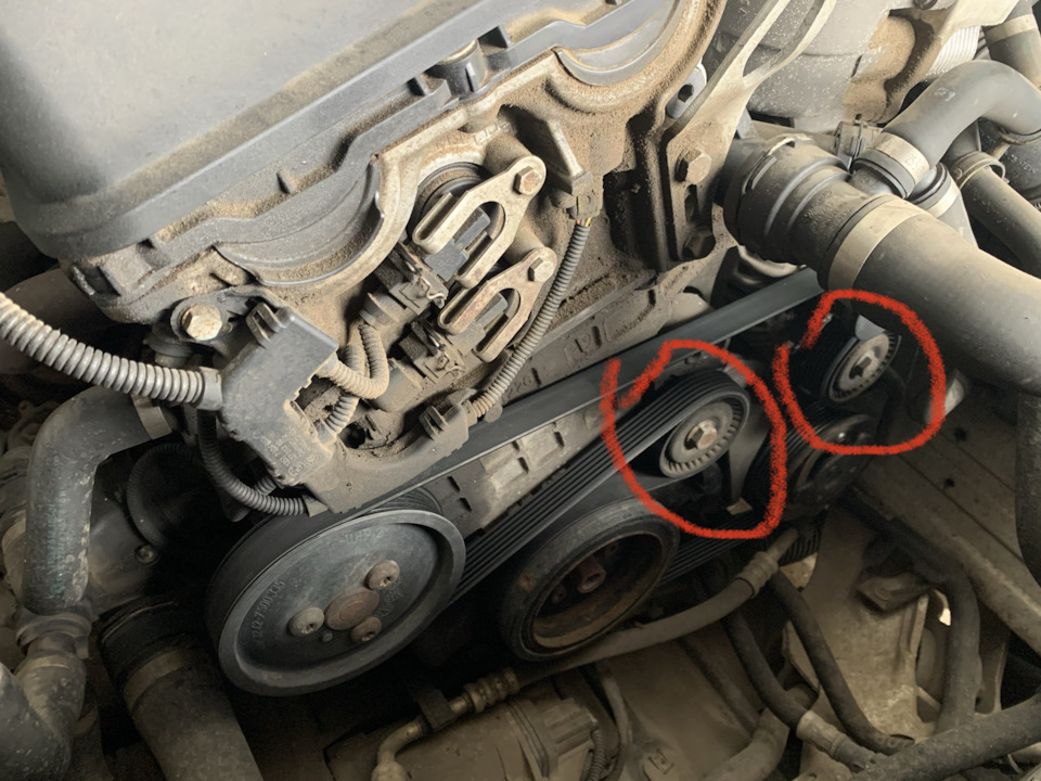 Замена: обводной ролик, ролик натяжителя ремня и сам ремень — BMW 3 ...