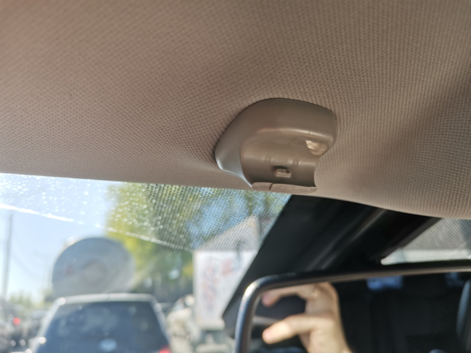 Держатель козырька — Honda Civic Hatchback (8G), 1,8 л, 2010 года ...