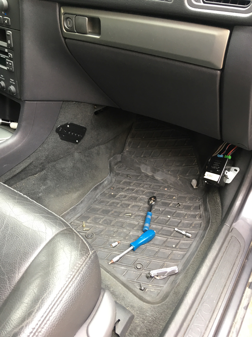 Чистка вентилятора печки — Volvo V40 (1G), 2 л, 2004 года | своими ...