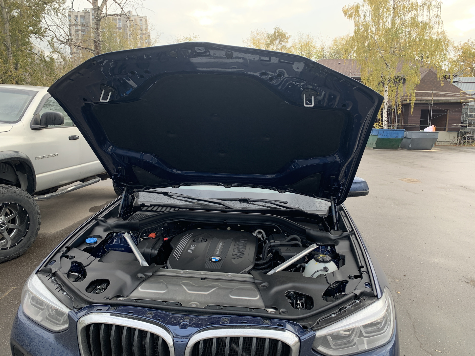 Капот бмв. BMW x4 капот. Шумоизоляция капота BMW x4 g02. BMW x4 под капотом. 51487395564 Звукоизоляция капота BMW.