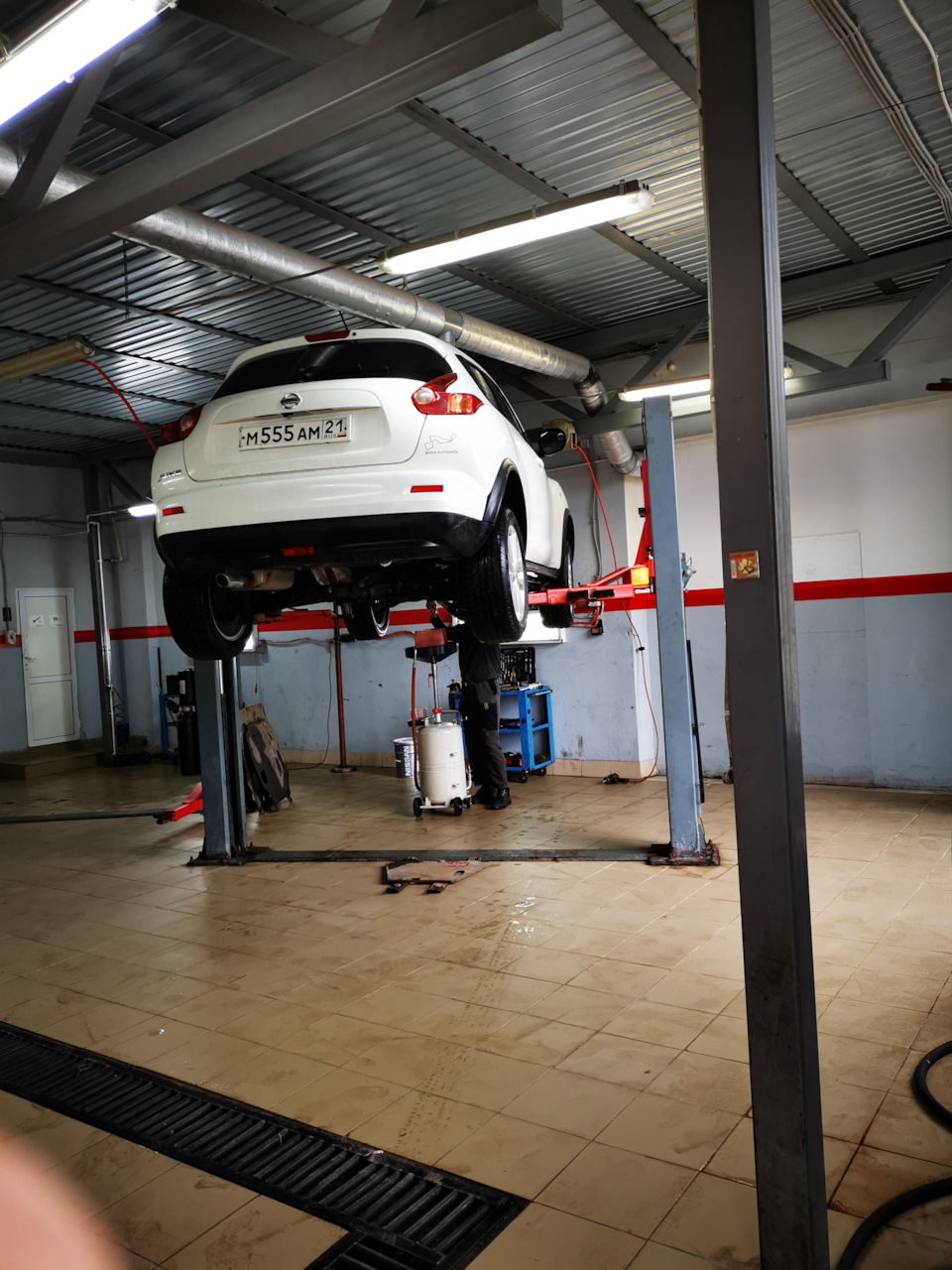 Замена масла в вариаторе Жучка — Nissan Juke (1G), 1,6 л, 2011 года ...