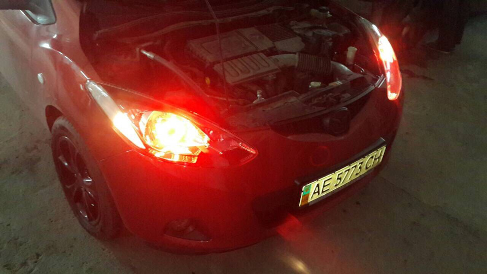 Ангельские глазки (красные) — Mazda 2 (3G), 1,5 л, 2008 года | тюнинг ...