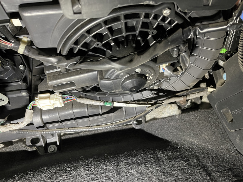 Шум вентилятора отопителя Honda Legend KB1 — Honda Legend (KB), 3,5 л ...