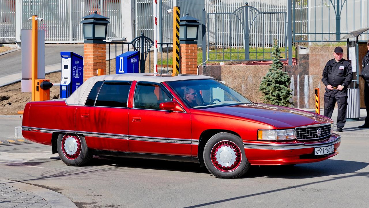 Cadillac DeVille (7G) 4.9 бензиновый 1994 | в ярком Candy на DRIVE2