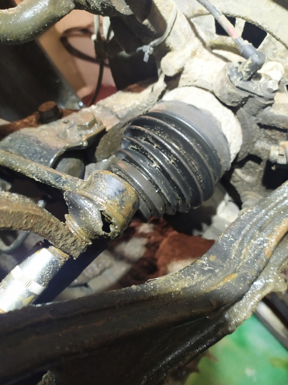 Замена тяг стабилизатора — Chery Tiggo, 1,6 л., 2015 года | своими ...