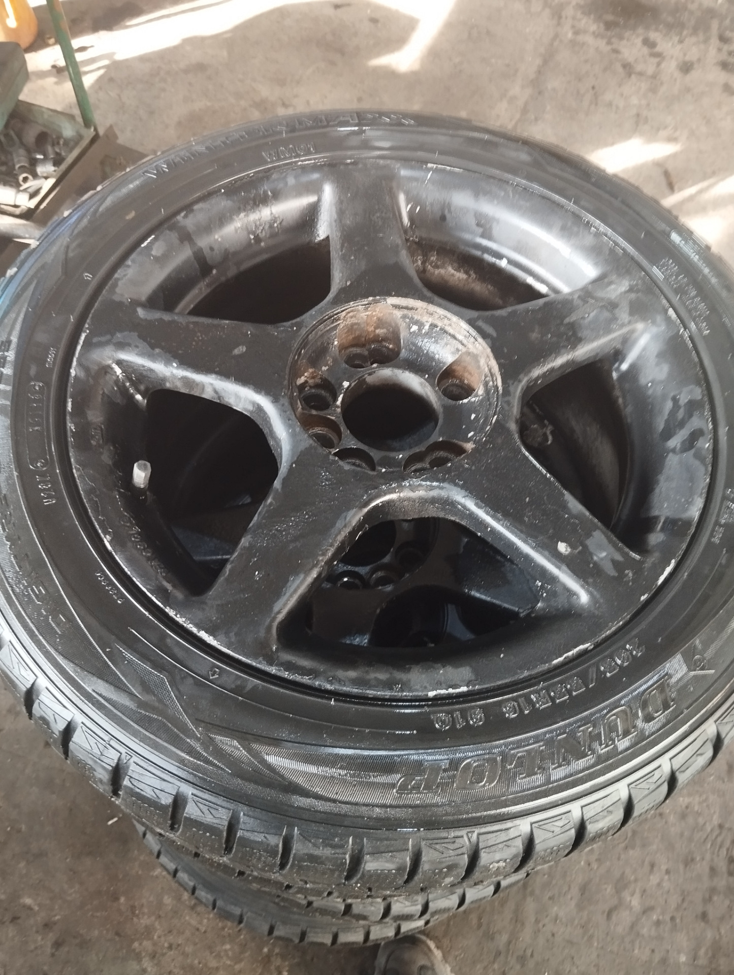 как правильно хранить резину на дисках. как поставить резину на диски. как поставить резину на диски. хранение резины на дисках. как правильно хранить зимние шины.