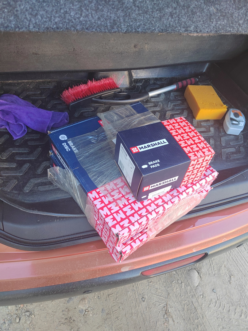 Замена передних тормозных дисков и колодок — KIA Cerato (3G), 1,6 л ...