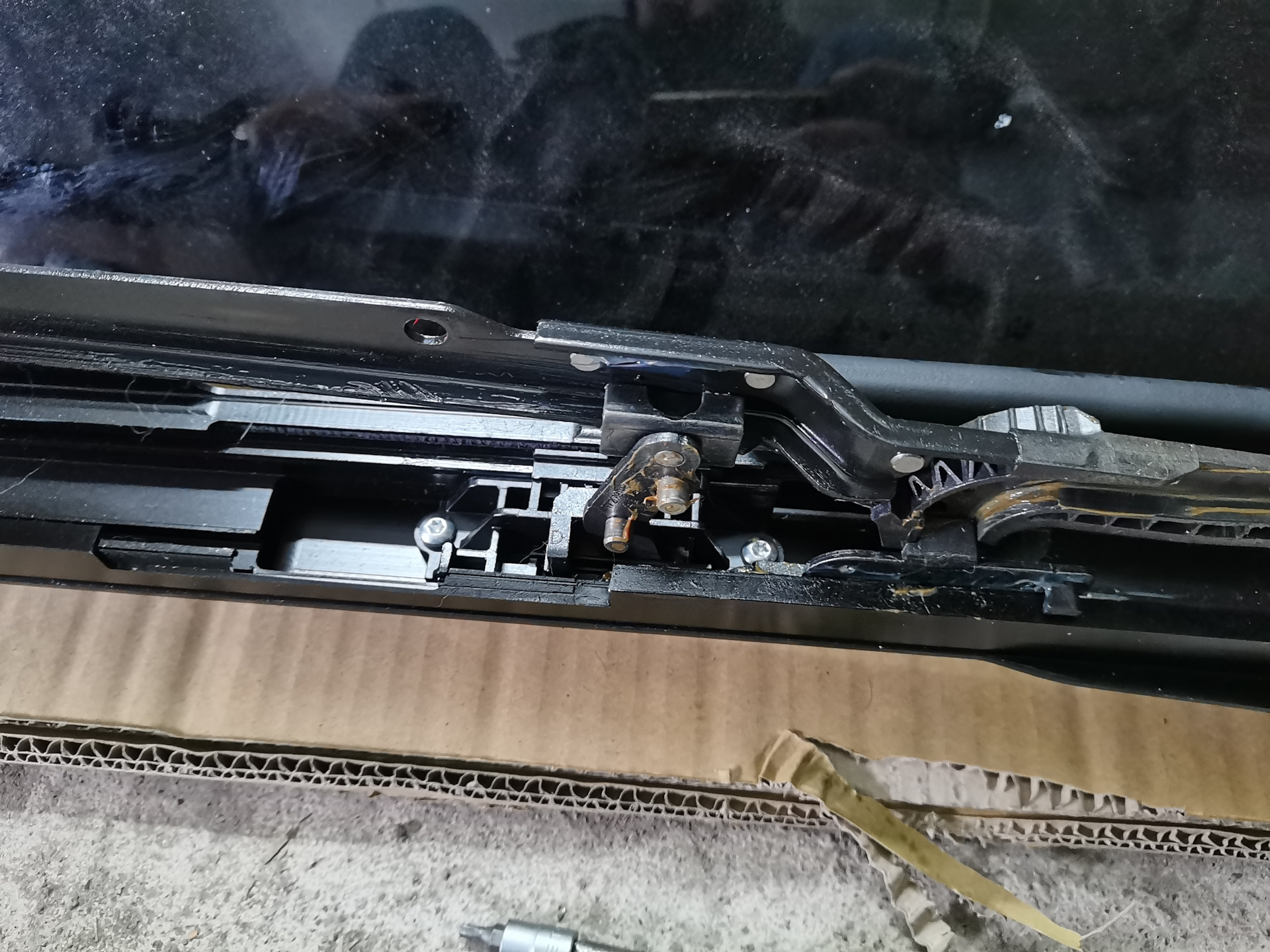 Ремонт панорамы alfa romeo stelvio.How to disassemble the alfa romeo