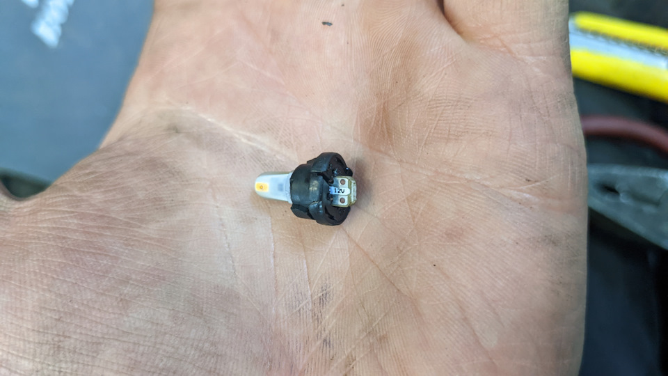 Лампочки хонда. Лампа ближнего света хонда цивик 4д 2008. Лампочки хонда одиссей 2001. Лампа ксенон на хонда фит. Лампа ксенон ближнего света хонда аккорд 8.