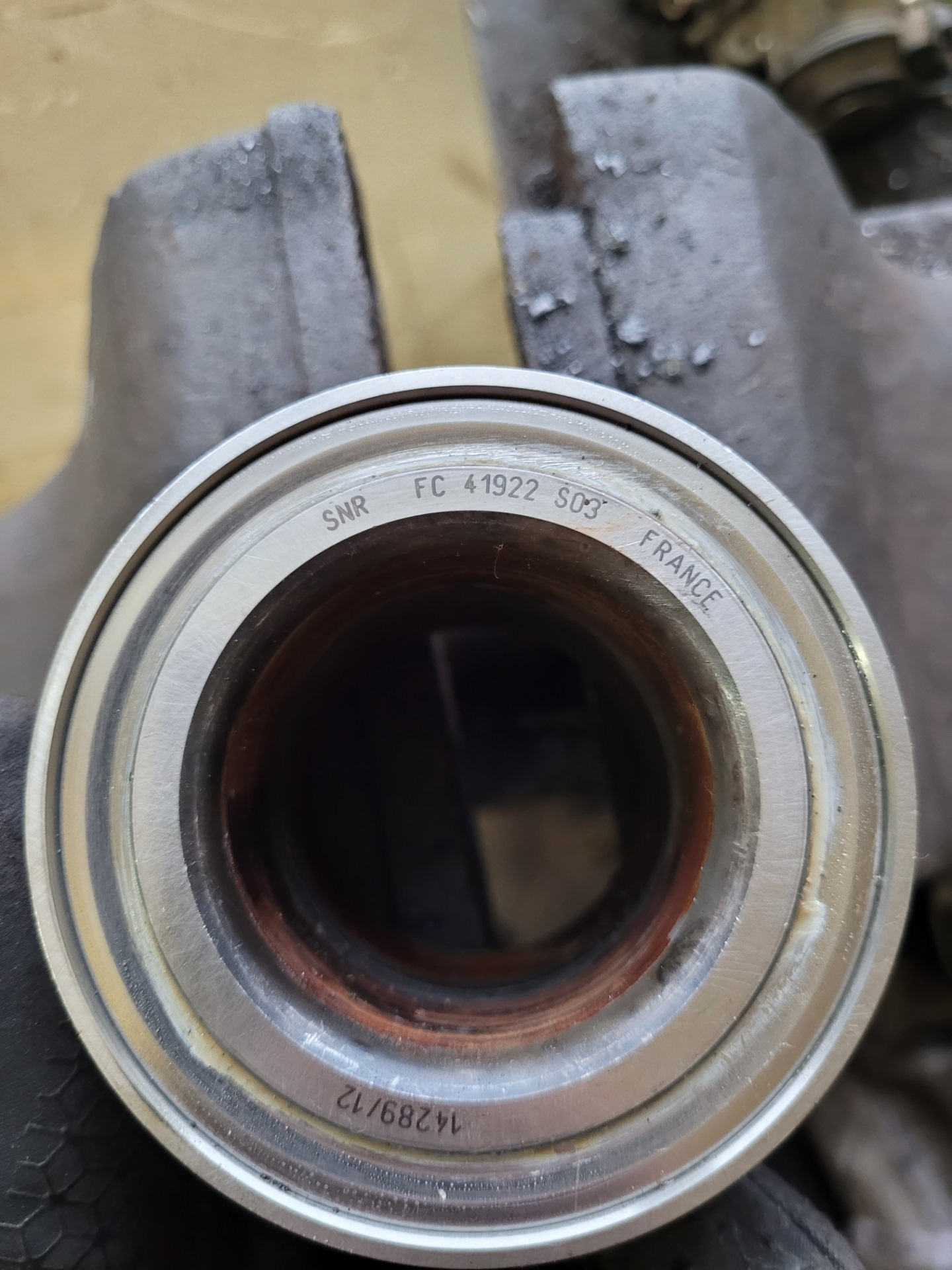 Левый задний подшипник — Renault Master (3G), 2,3 л, 2014 года | своими ...