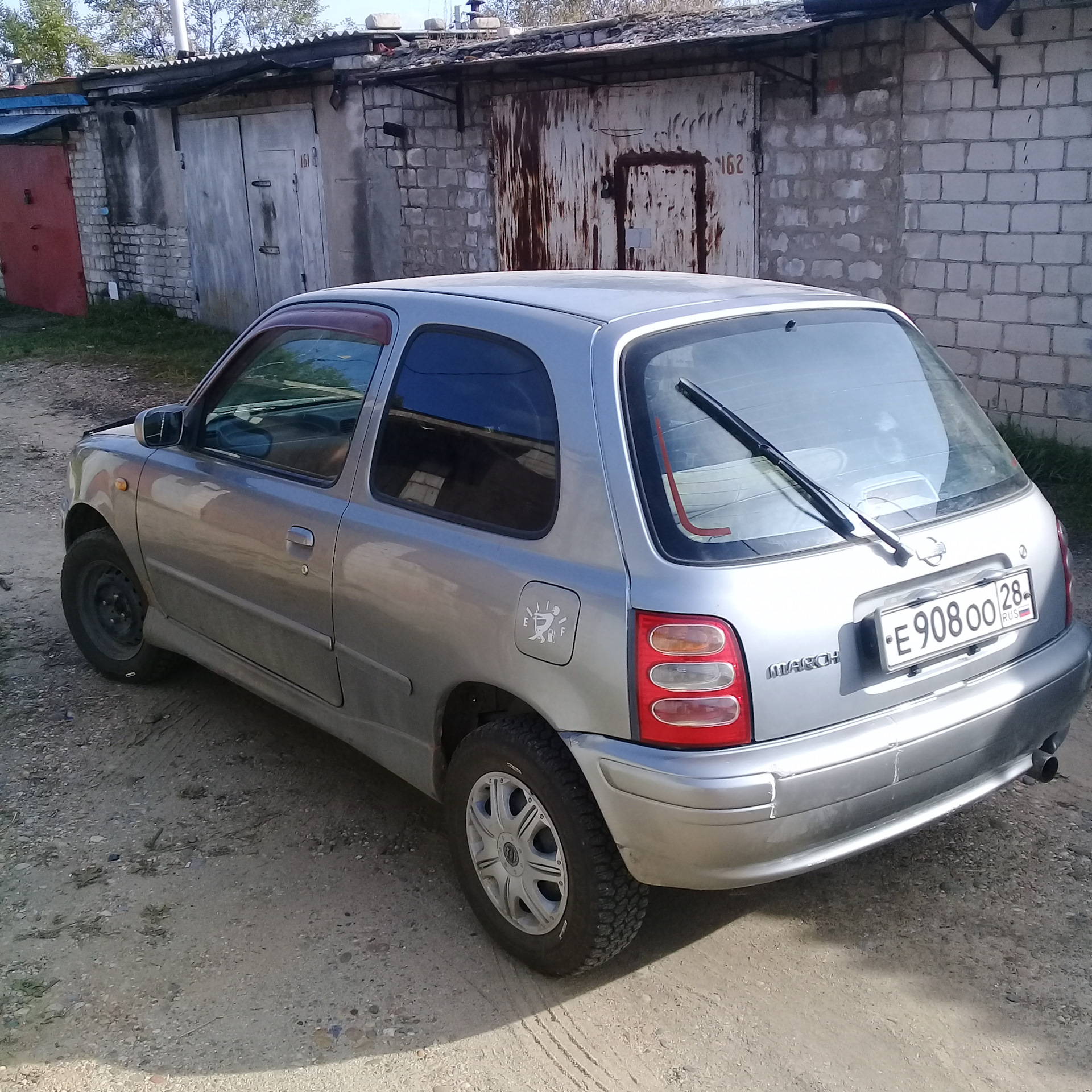 Купить Nissan Марч 2001 Года