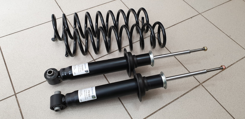 Задние пружины Lesjofors и амортизаторы SACHS — BMW 7 series (E38), 4,4 ...