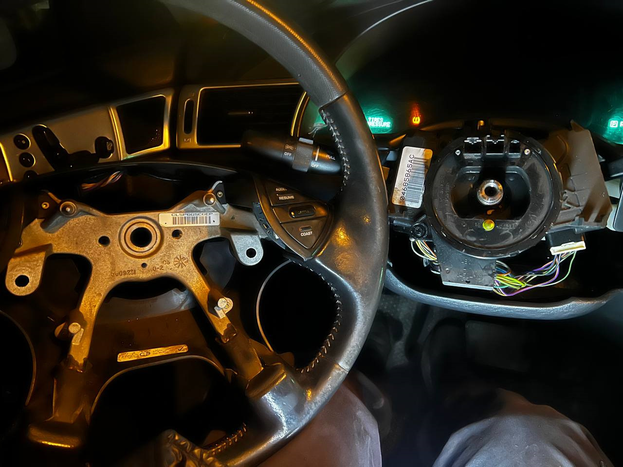 громко щелкать