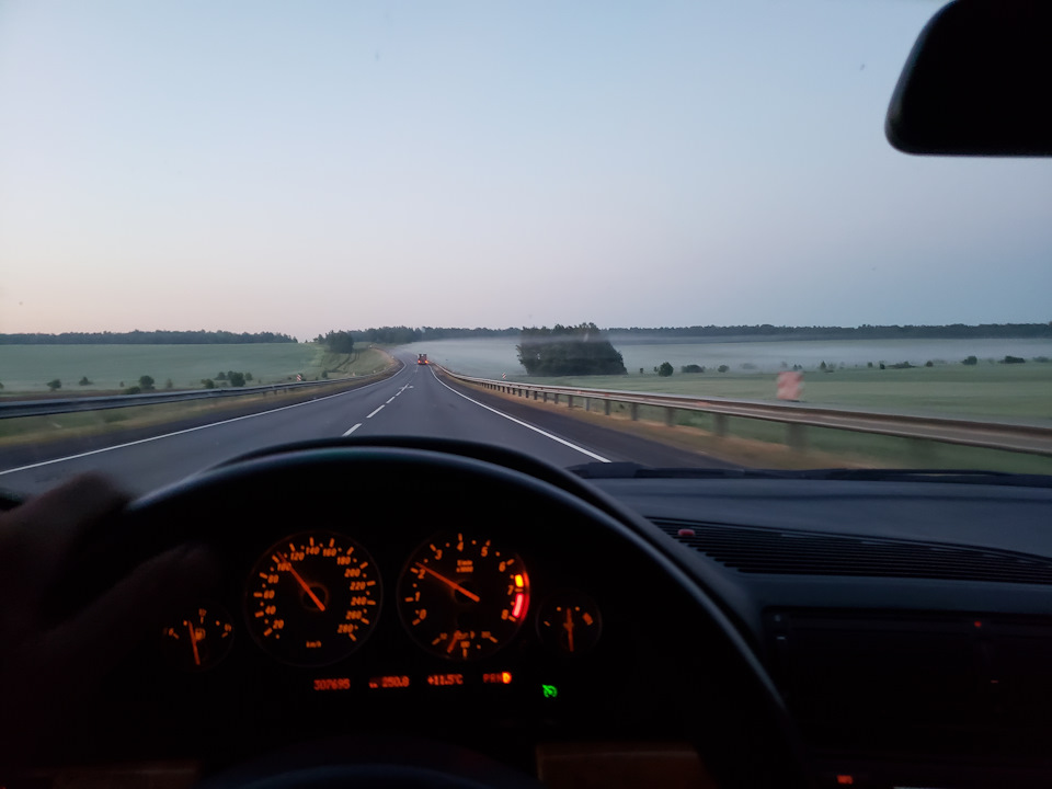 Photo from the logbook BMW 7 series (E38)