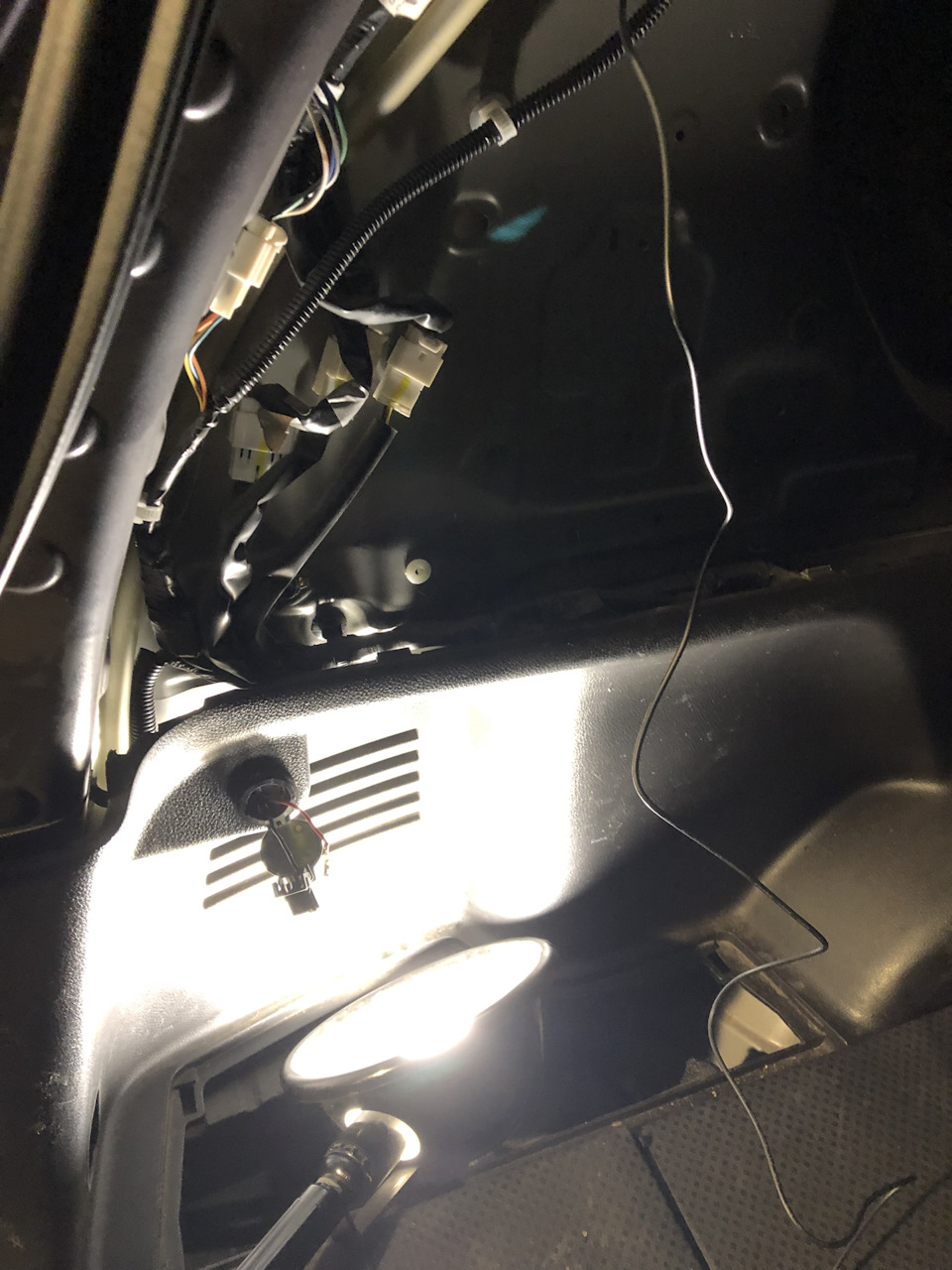 Установка Видеорегистратора на заднее стекло — Nissan X-Trail II (t31 ...