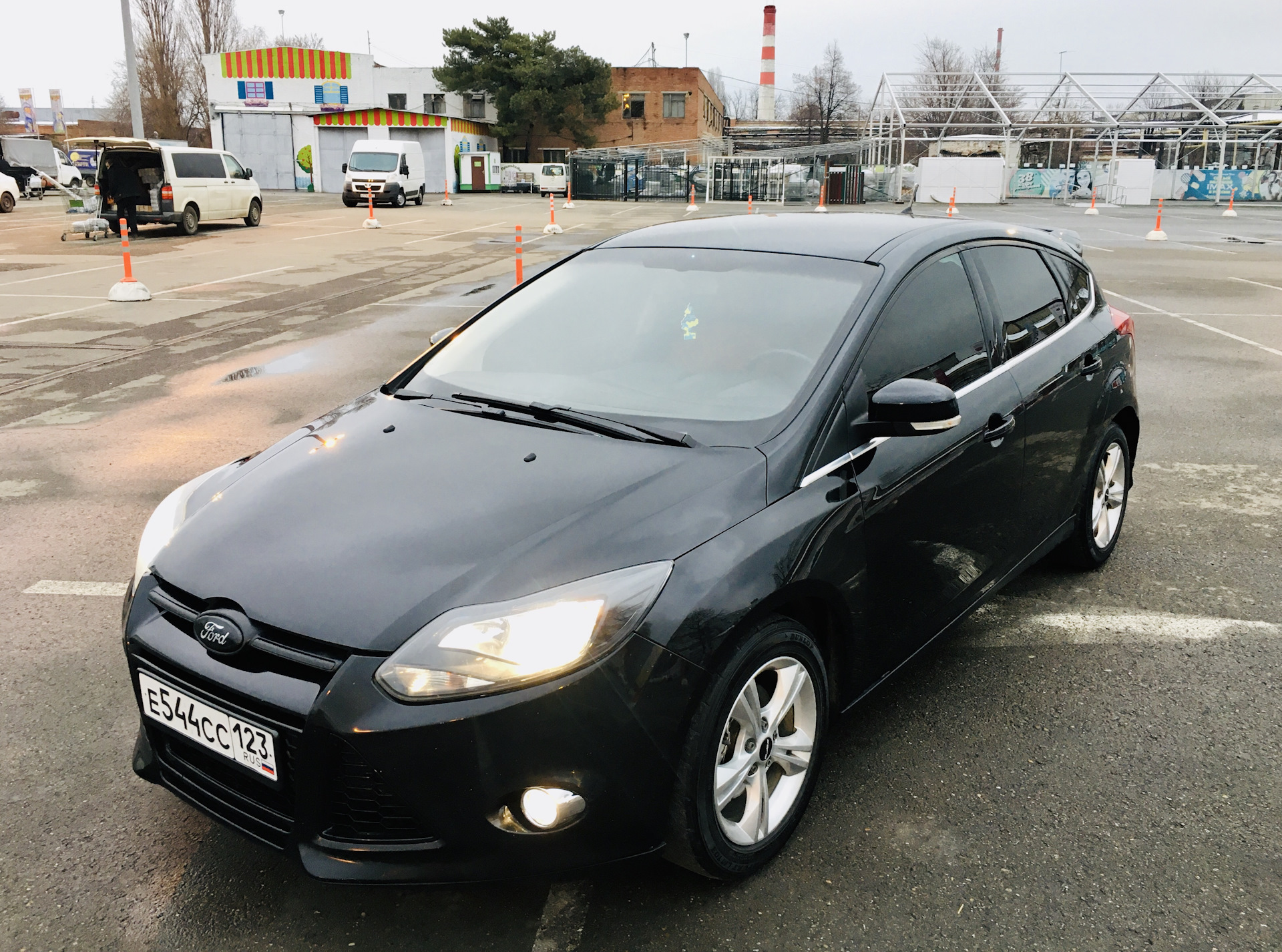 Форд черным цветом. Ford Focus Panther Black. Форд фокус 3 Panther Black. Цвет 2851 Panther Black. Цвет Panther Black Форд фокус 2.