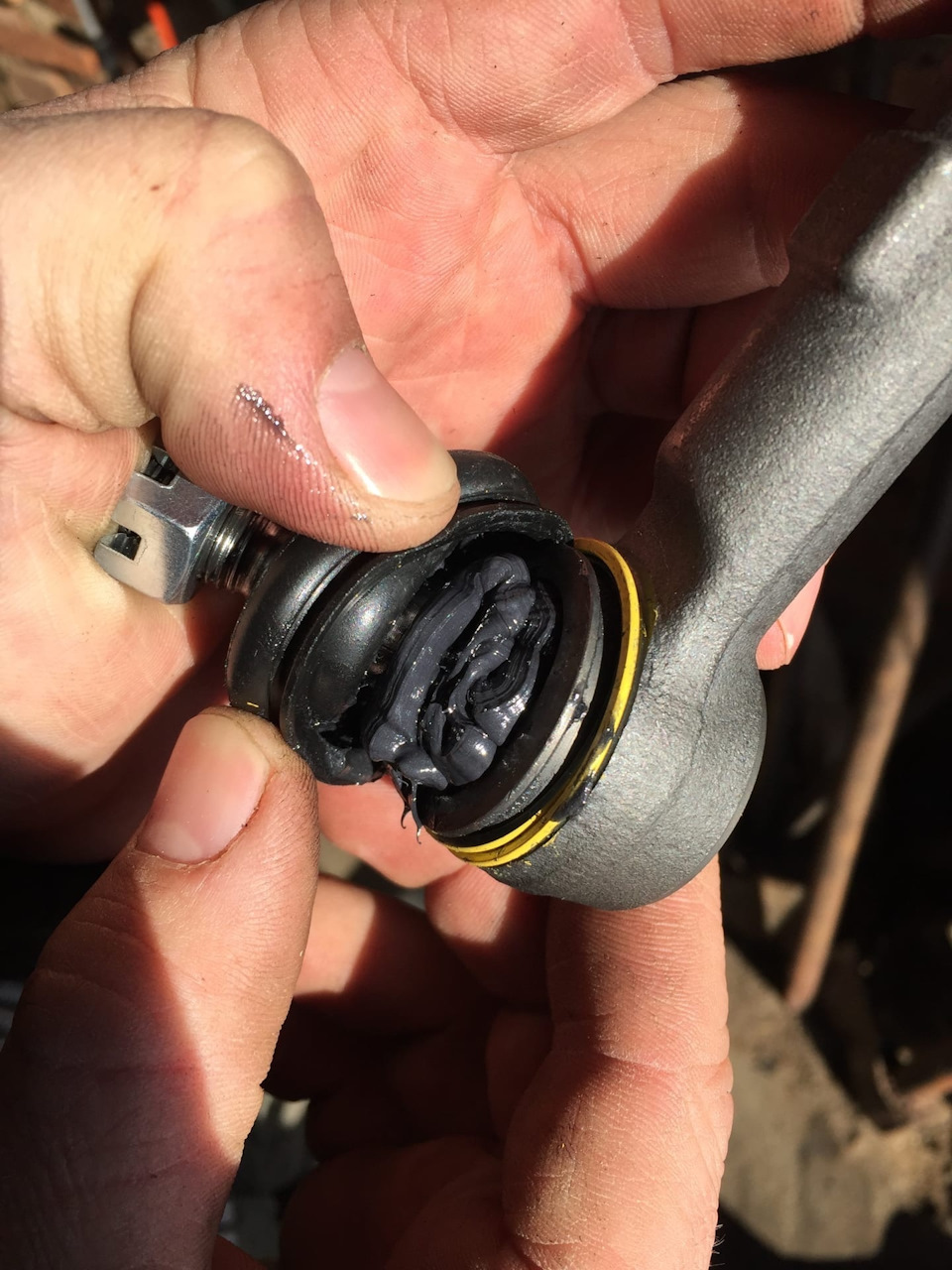 Фото в бортжурнале Mitsubishi Carisma