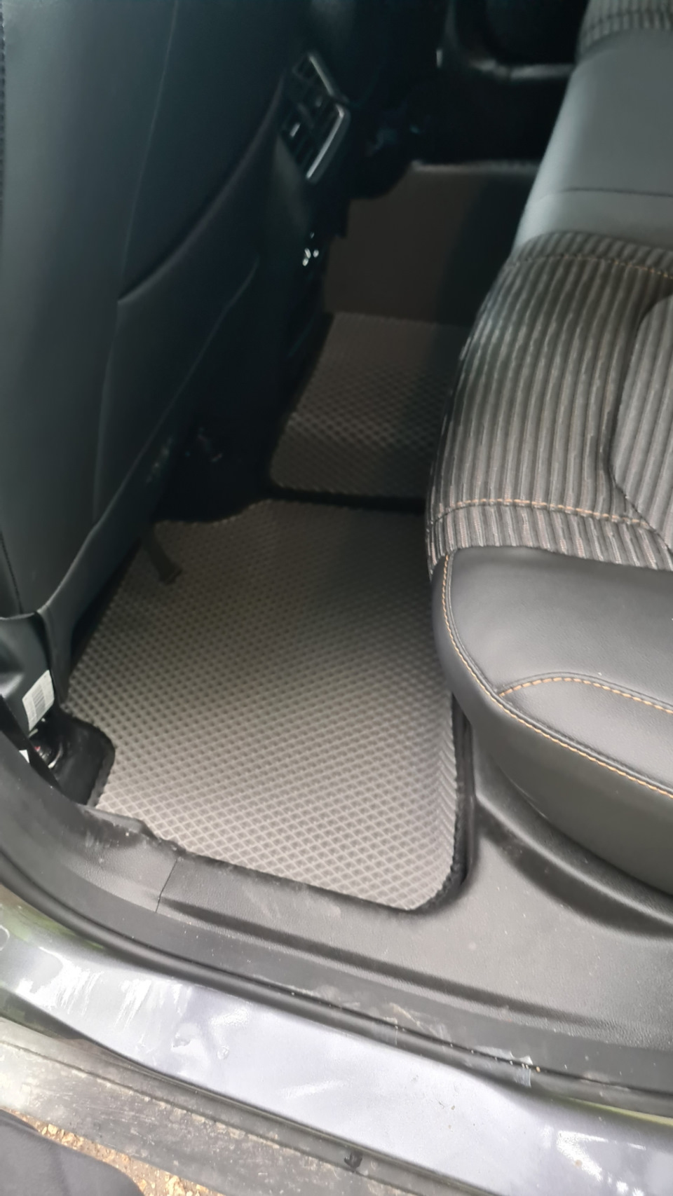 Тонировка — Москвич 3, 1,5 л, 2023 года | аксессуары | DRIVE2