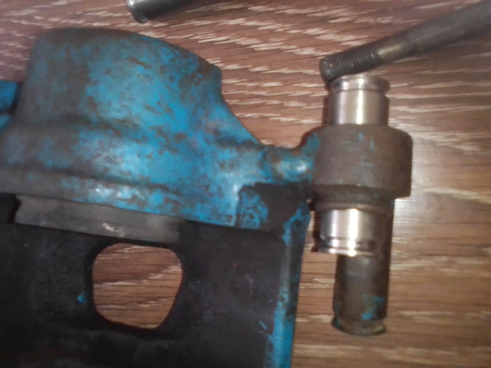 Втулки суппортов от токаря .+ Закалил — Honda Accord (3G), 2 л, 1988 ...