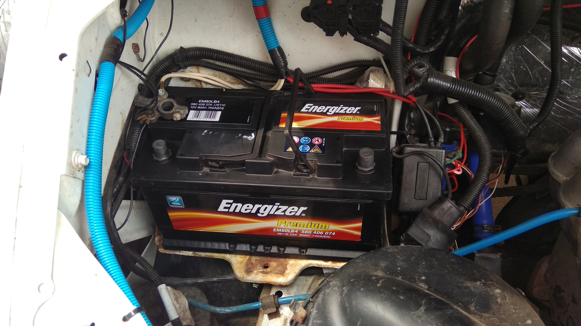 Соболь 2011 аккумулятор. Акб на соболь 2752. Акб соболь 4х4. Аккумулятор на соболь 2752. Какой аккумулятор на соболе.