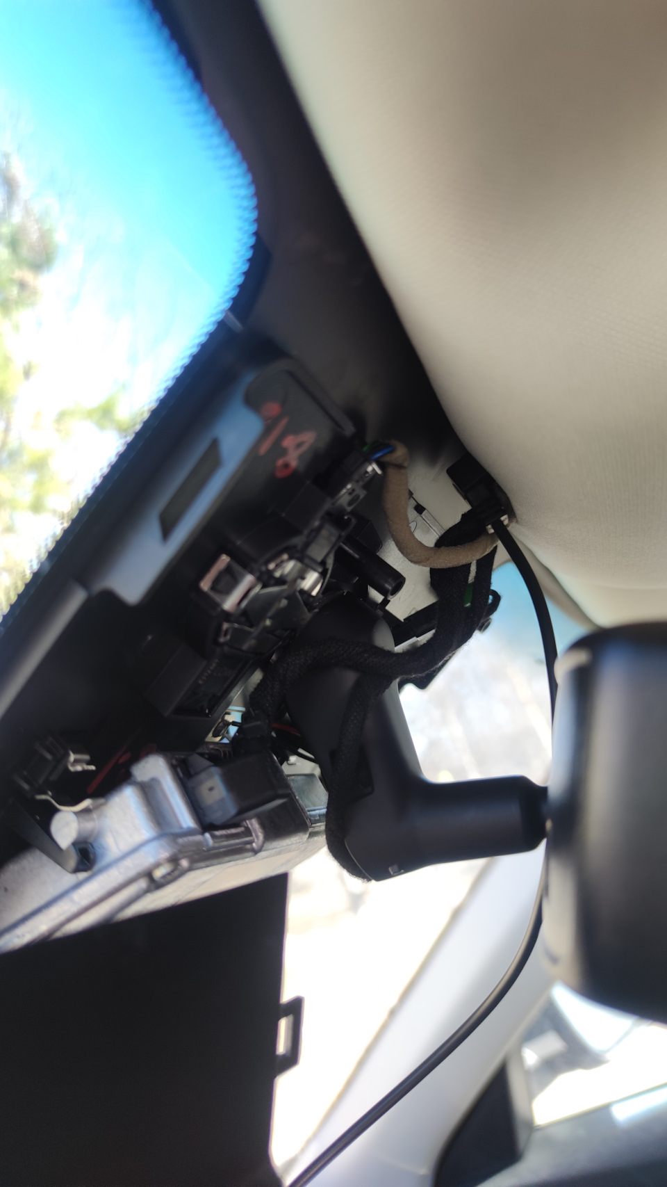 Фото в бортжурнале Geely Atlas Pro