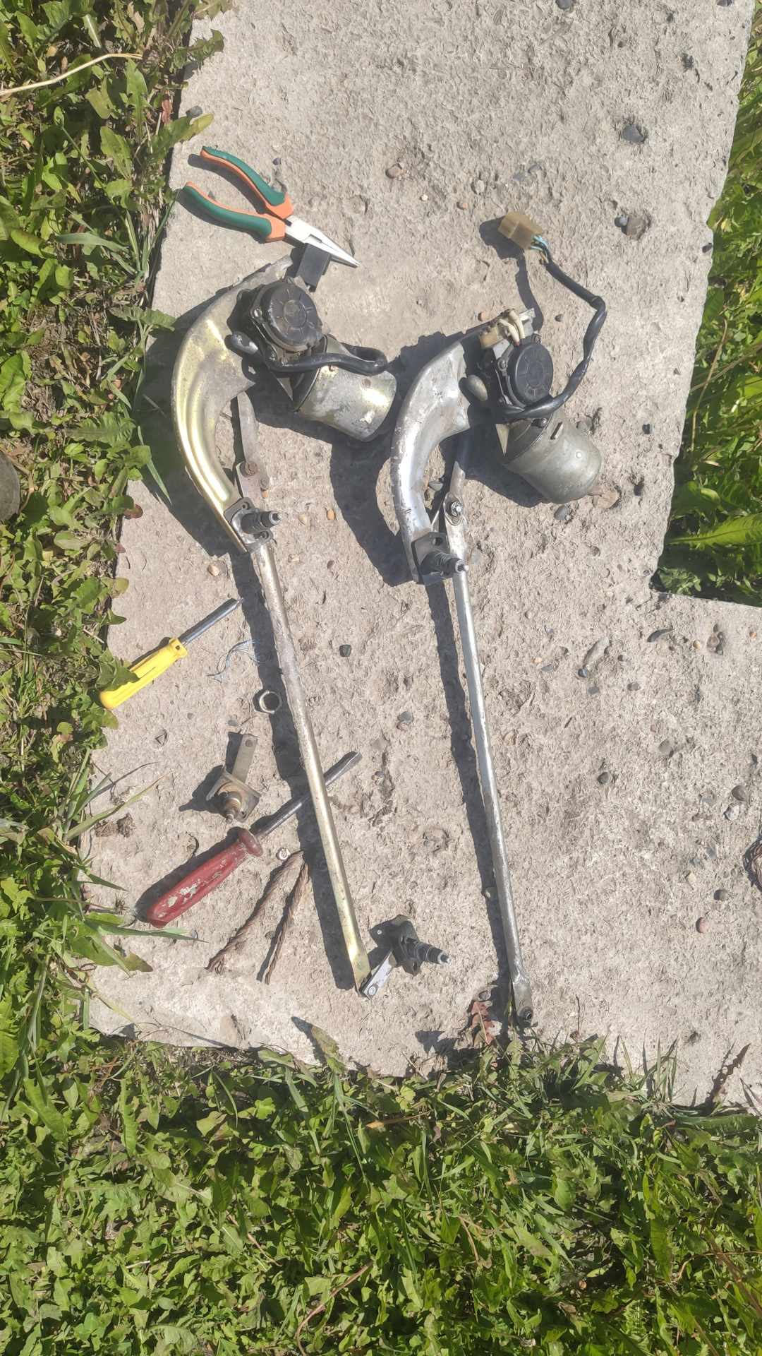 Замена трапеции стеклоочистителей — Lada 2103, 1,5 л, 1975 года ...