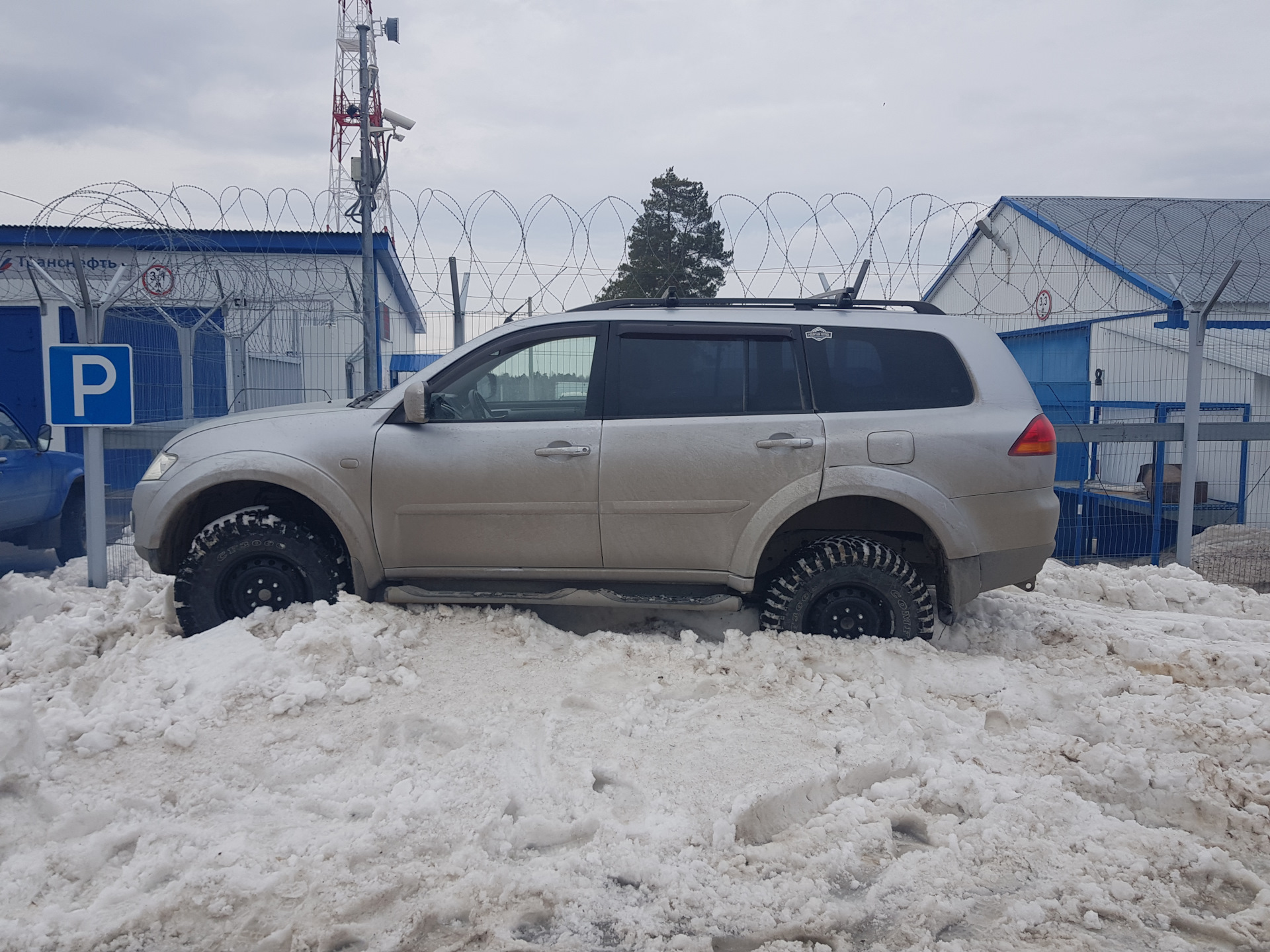 Паджеро спорт 3.2 дизель. Митсубиси Паджеро спорт 2 на больших колесах. Паджеро спорт 2 дизель 3.2. Mitsubishi Pajero Sport 2 на больших колесах. Войдут ли 305 колёса в стоковый Паджеро спорт 2.