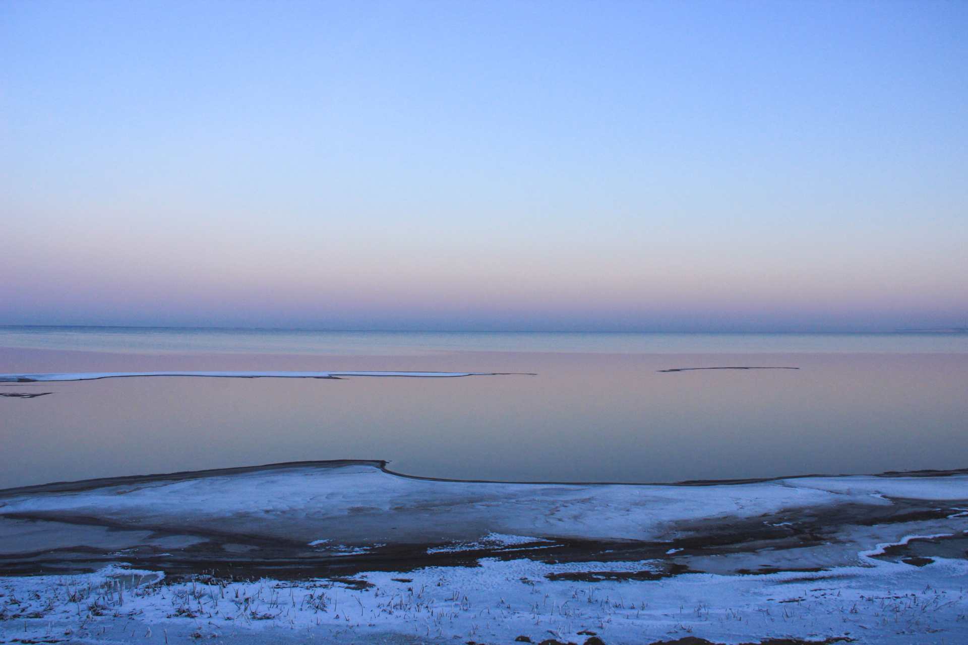 Солёное озеро Светлоград