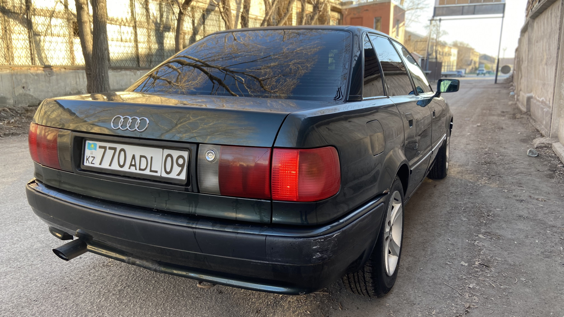 Audi 80 (B4) 2.0 бензиновый 1992 | 2.0 моновпрыск, зеленый на DRIVE2