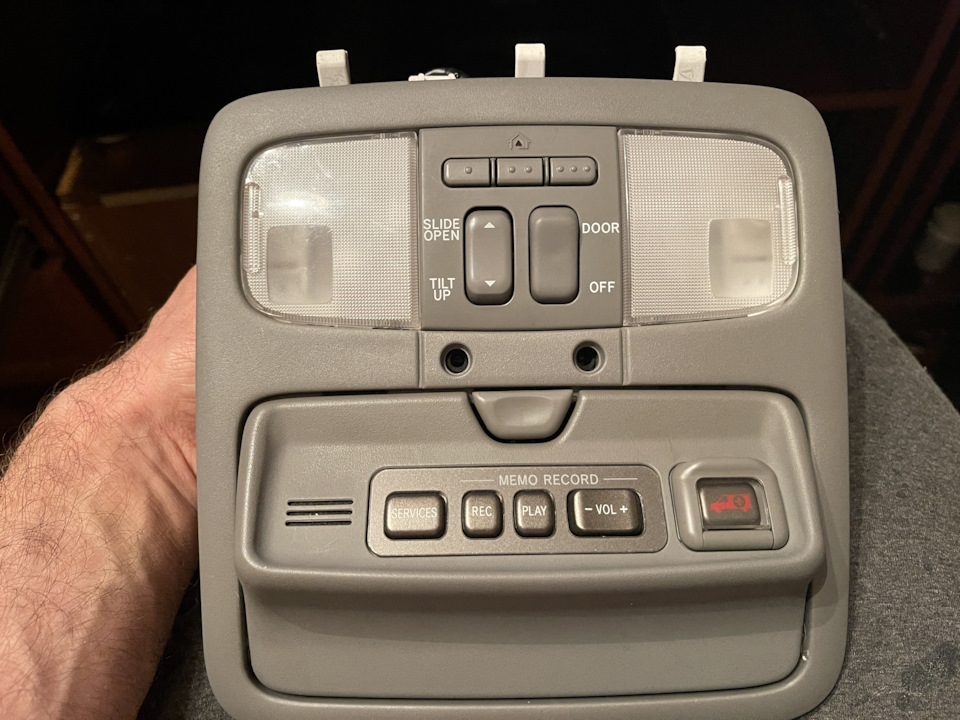 Замена потолочного плафона от Lexus GX470 в Тойота Камри XV30 (ACV30L ...