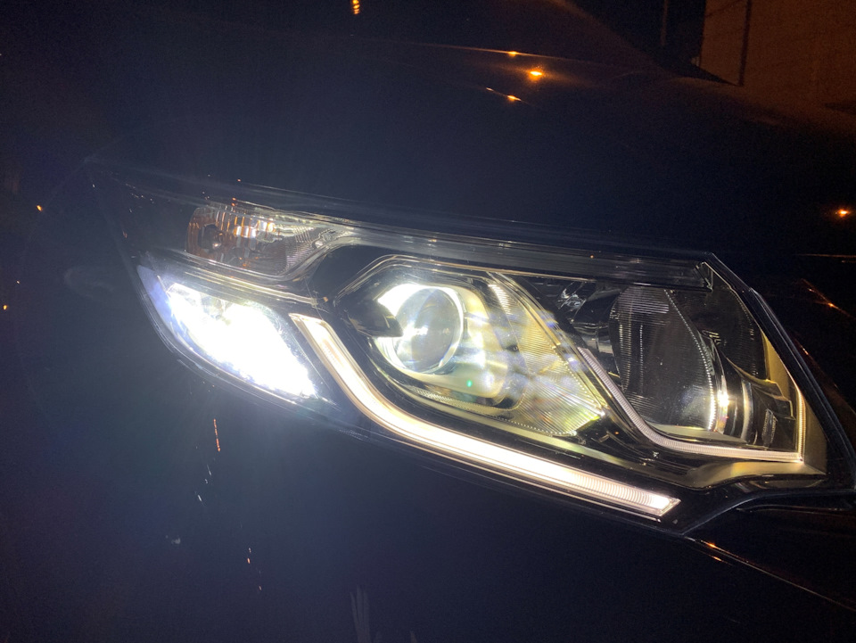 Замена ламп подсветки поворотов - Honda Stepwgn (5G), 1,5 л, 2015 года тюнинг DR