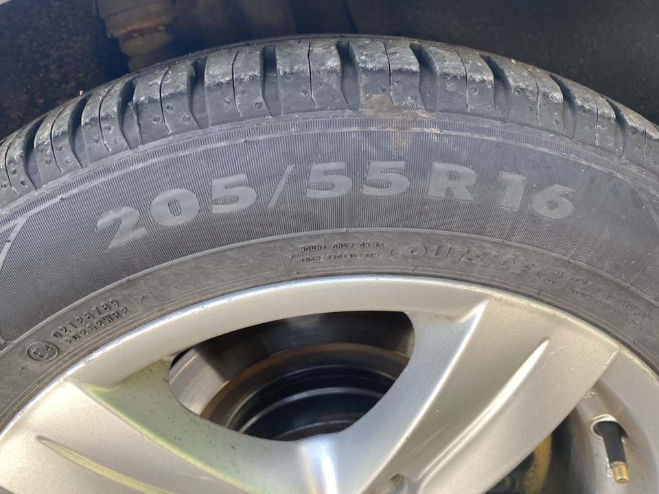 Шины летние Nokian 205/55 R16, литые диски 16 на BMW 3 series (E90). Б ...